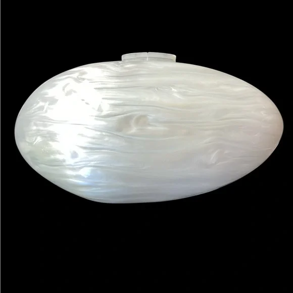 The Casablanca White Pearlized Bag - Picture 4 of 4